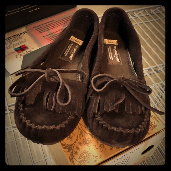 Manitobah Sunshine Moccasins Dark Brown - Picture 1 of 4